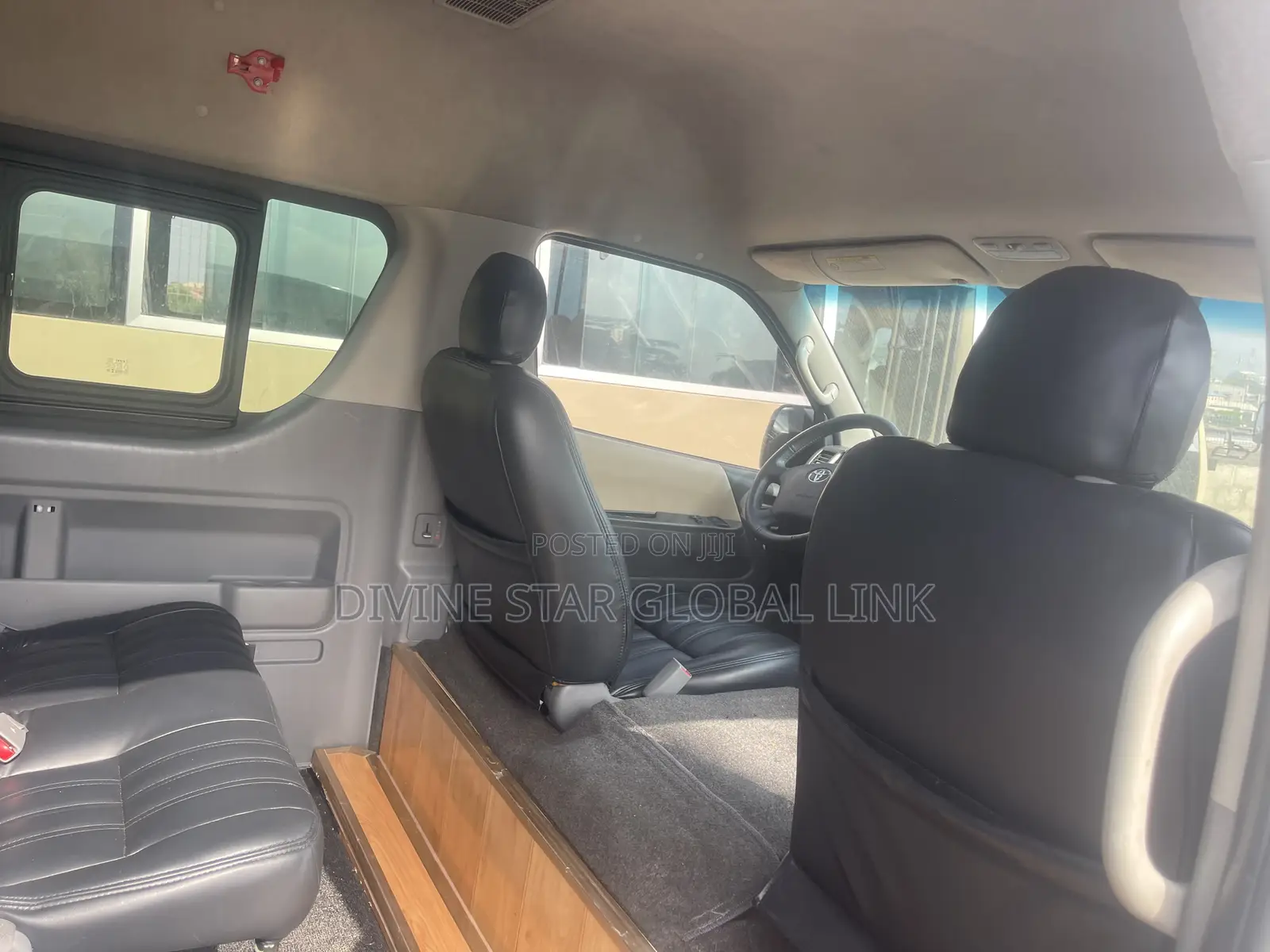 Toyota HiAce 2018 White