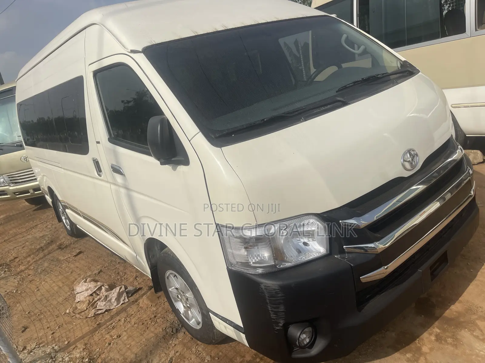 Toyota HiAce 2018 White