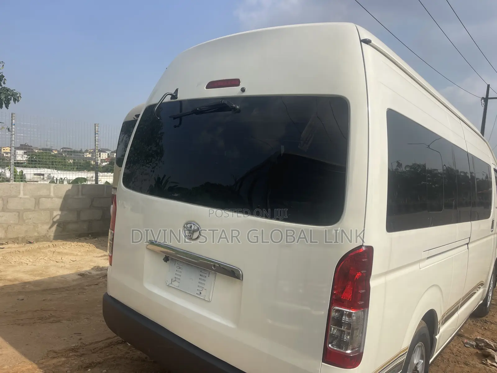 Toyota HiAce 2018 White