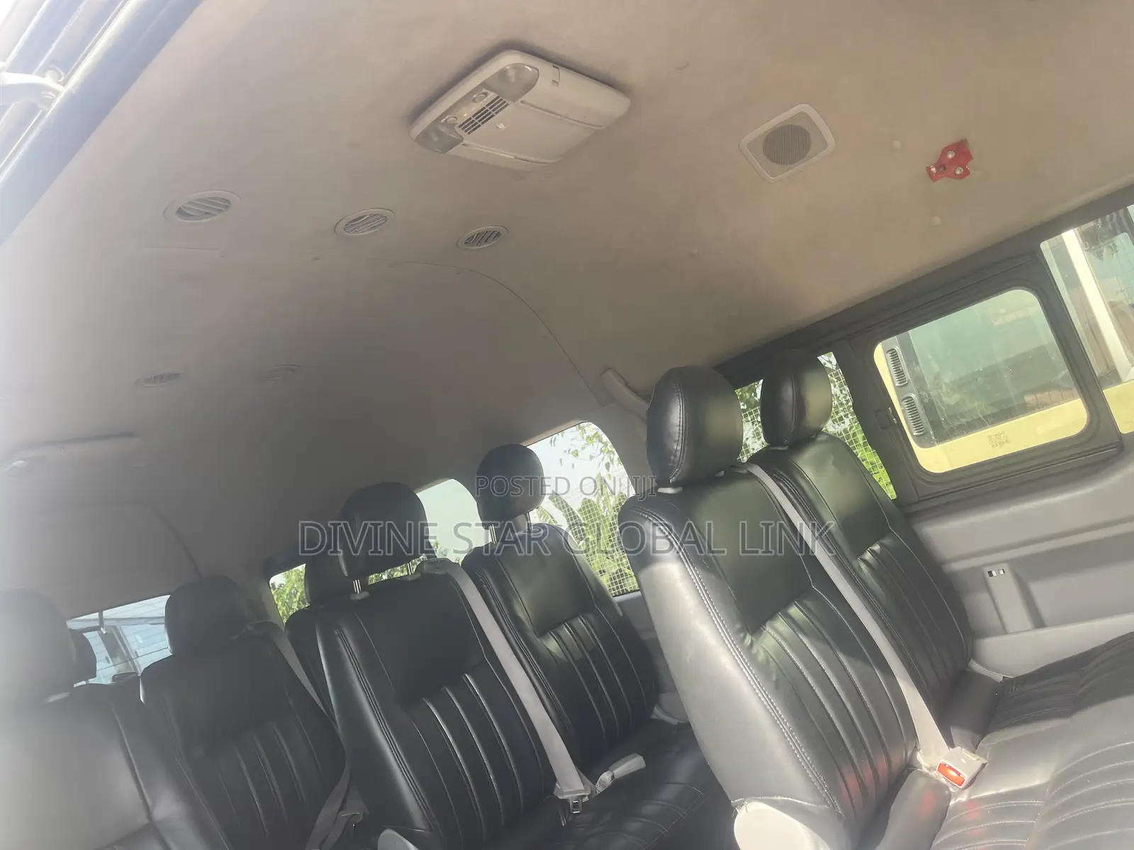 Toyota HiAce 2018 White