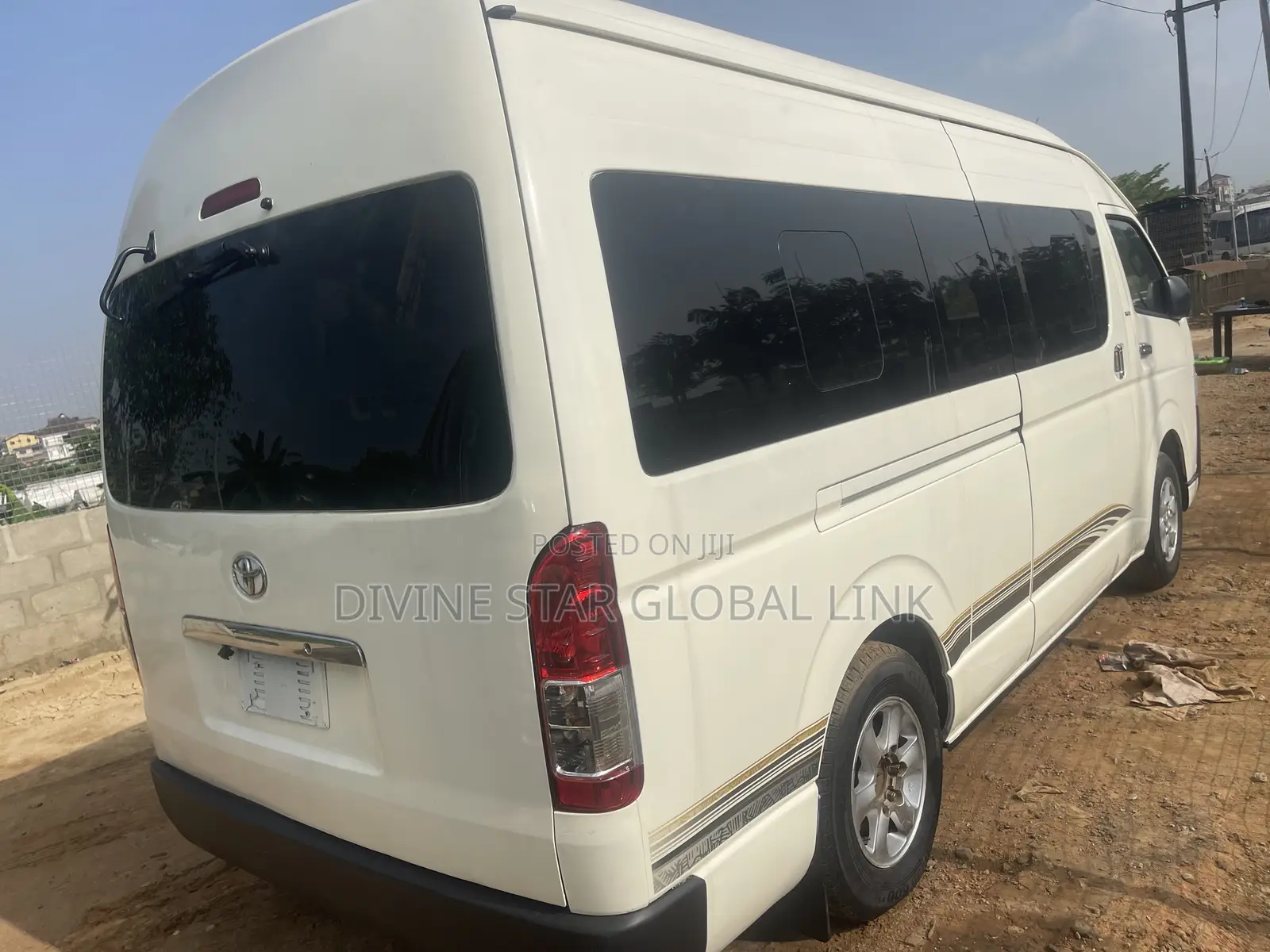 Toyota HiAce 2018 White