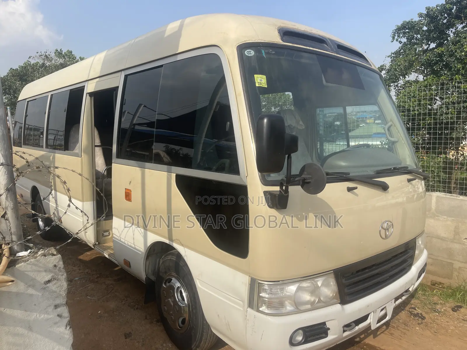 Toyota Coaster 2012 Gold