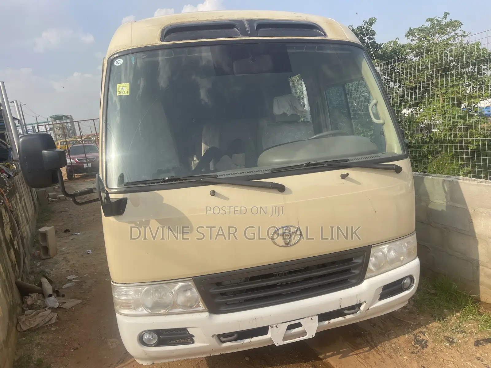 Toyota Coaster 2012 Gold