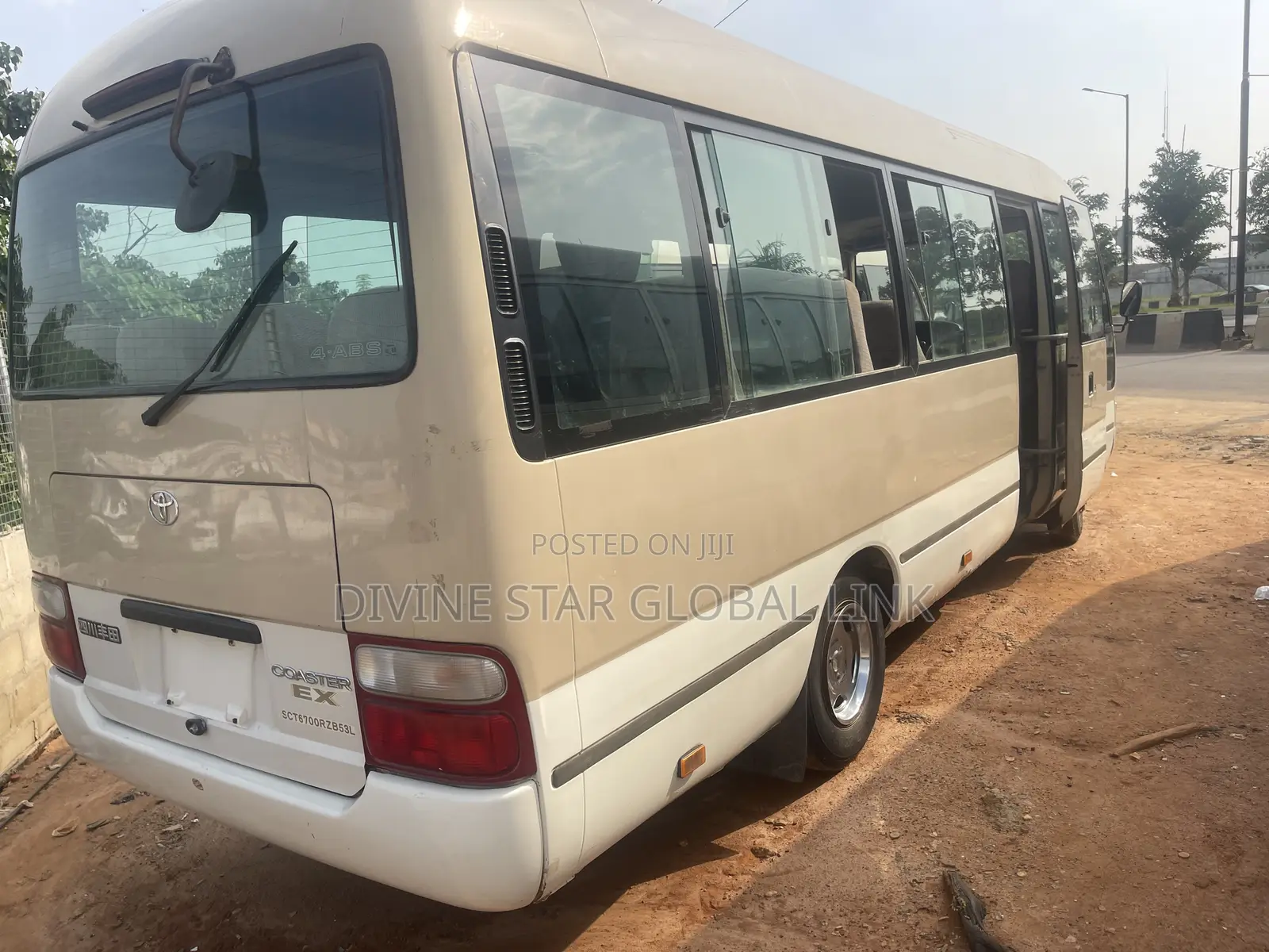Toyota Coaster 2012 Gold