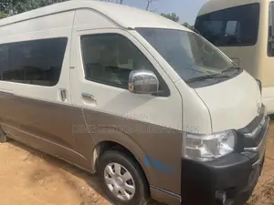 Toyota HiAce 2017 Black
