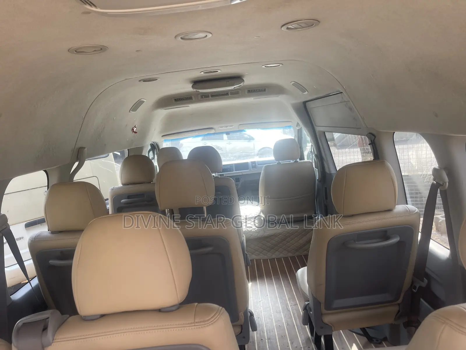 Toyota HiAce 2017 Black