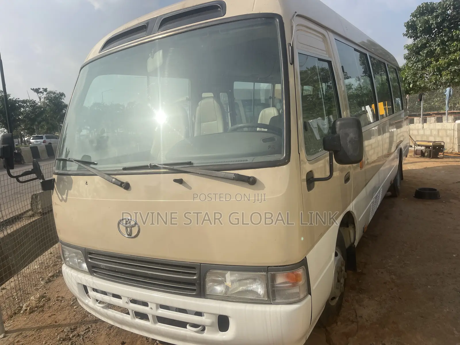 Toyota Coaster 2011 Gold