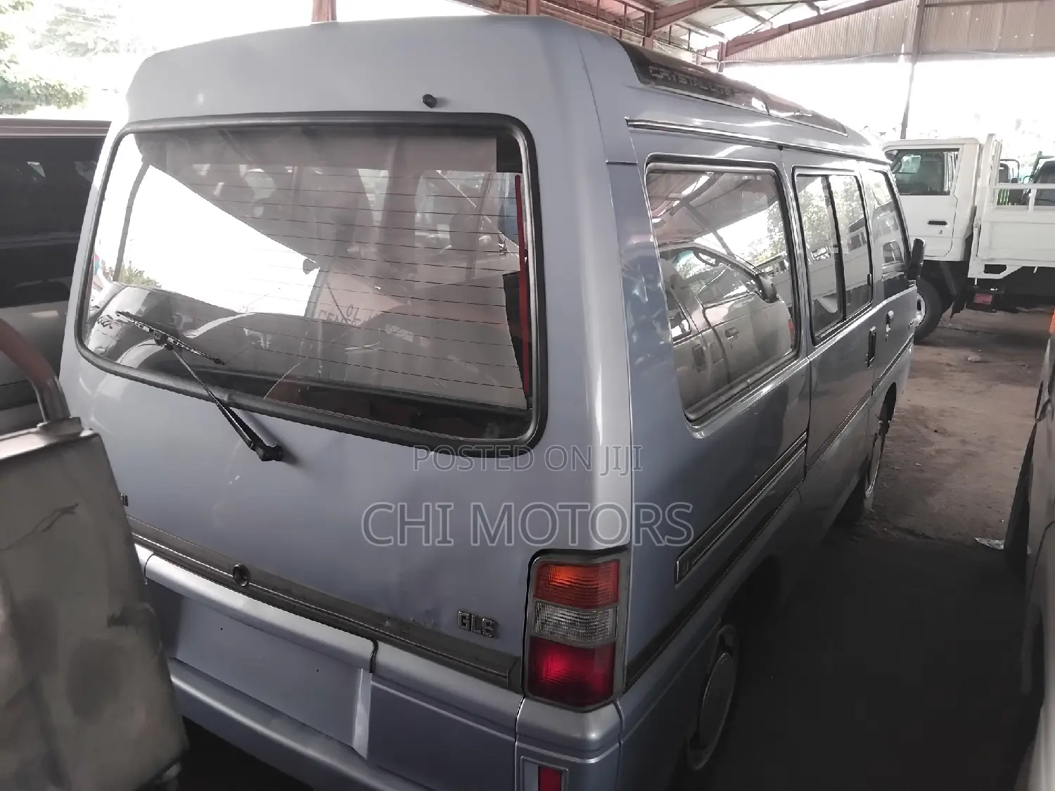 Mitsubishi L300 2005 Blue