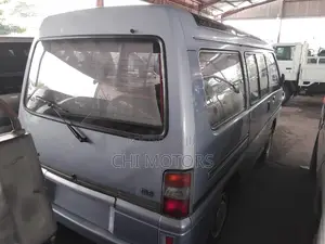 Mitsubishi L300 2005 Blue