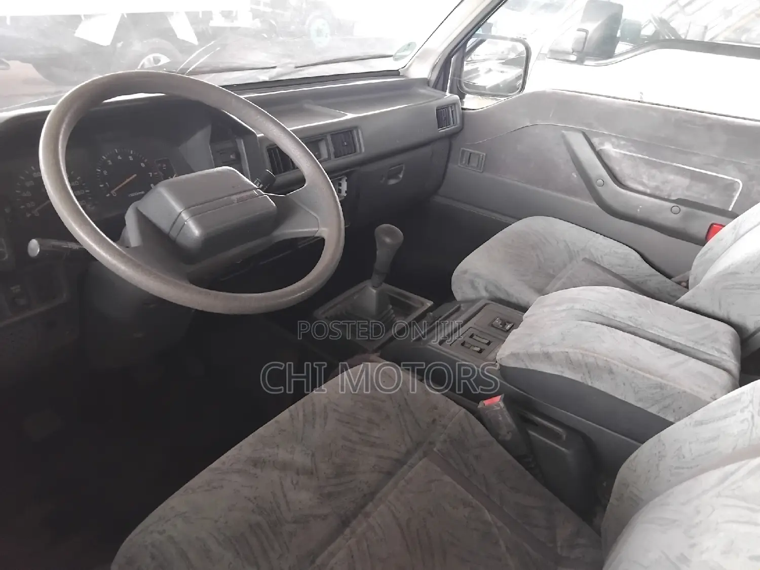 Mitsubishi L300 2005 Blue
