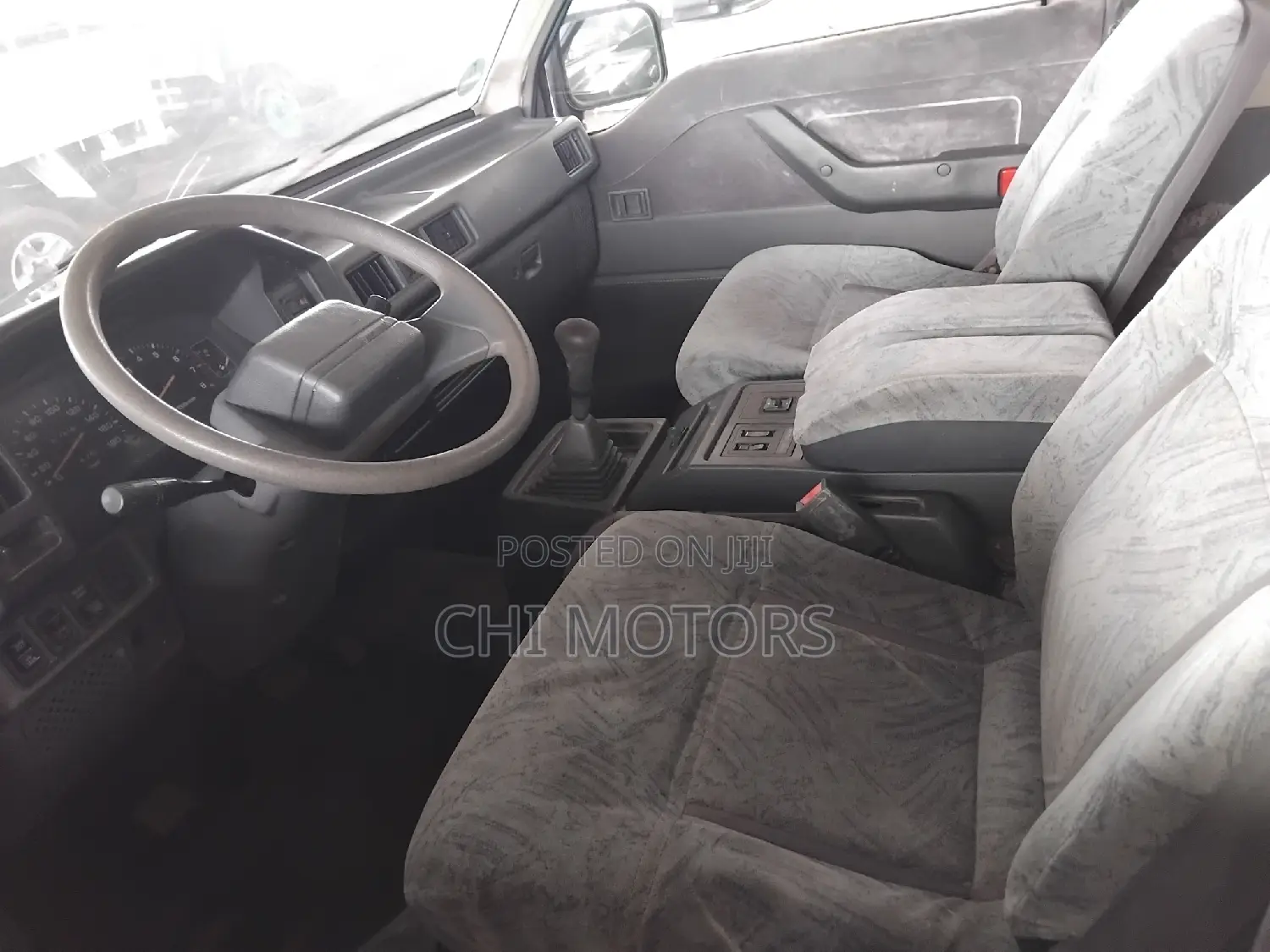 Mitsubishi L300 2005 Blue