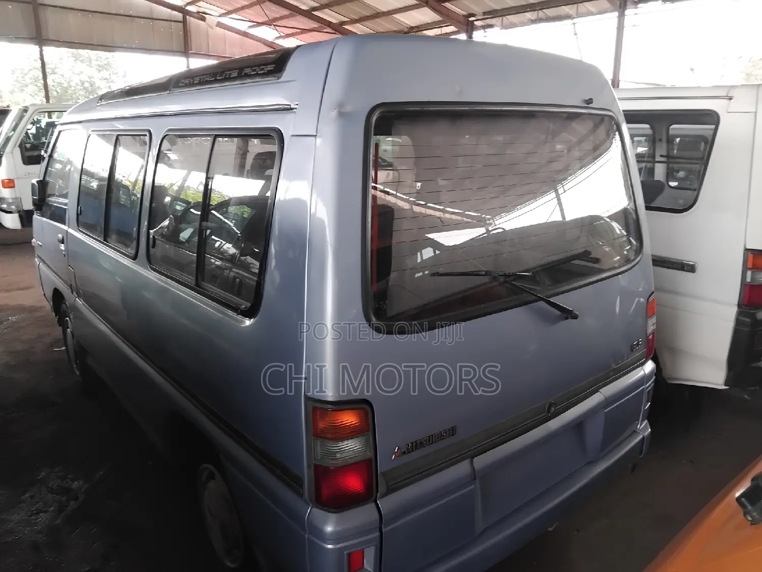 Mitsubishi L300 2005 Blue