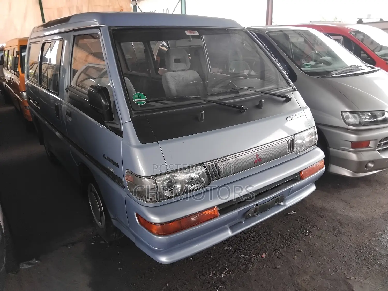 Mitsubishi L300 2005 Blue