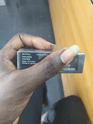 New Samsung Galaxy Z Flip4 256 GB