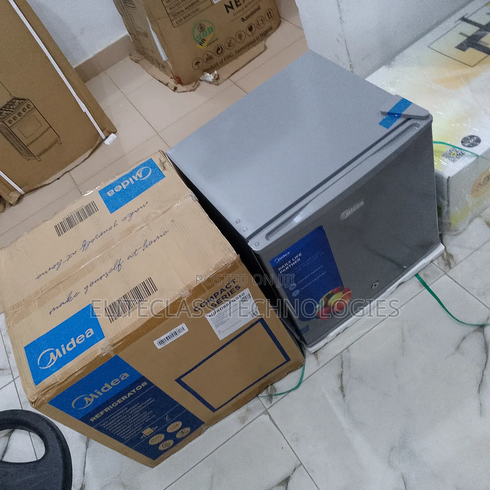 Midea 45l Refrigerator With Fast Cooling System