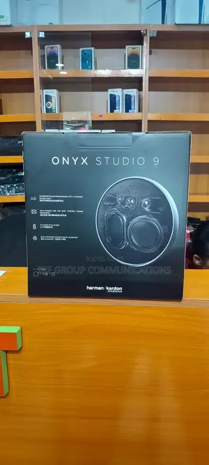 Onyx Studio 9