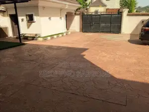 5bdrm Duplex in G. R. A, Enugu for sale