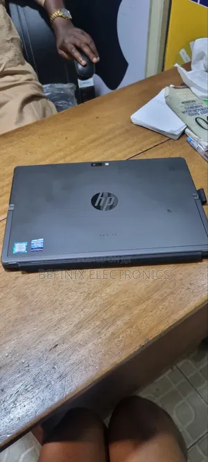 Laptop HP Pro X2 612 G2 8GB Intel Core I5 SSD 256GB