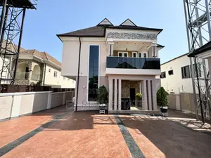 5bdrm Duplex in Apo for sale
