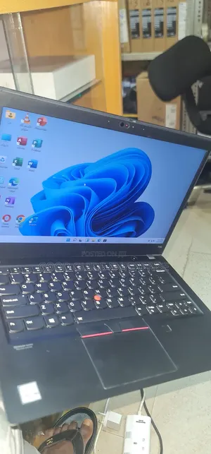 Laptop Lenovo Thinkpad T14s Gen 2 16GB Intel Core I7 SSD 256GB
