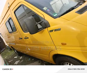 Volkswagen LT 2004 Yellow