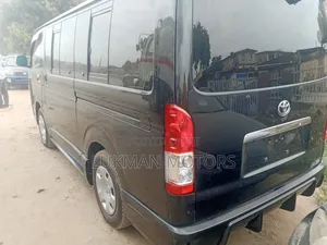 Toyota HiAce 2015 Black