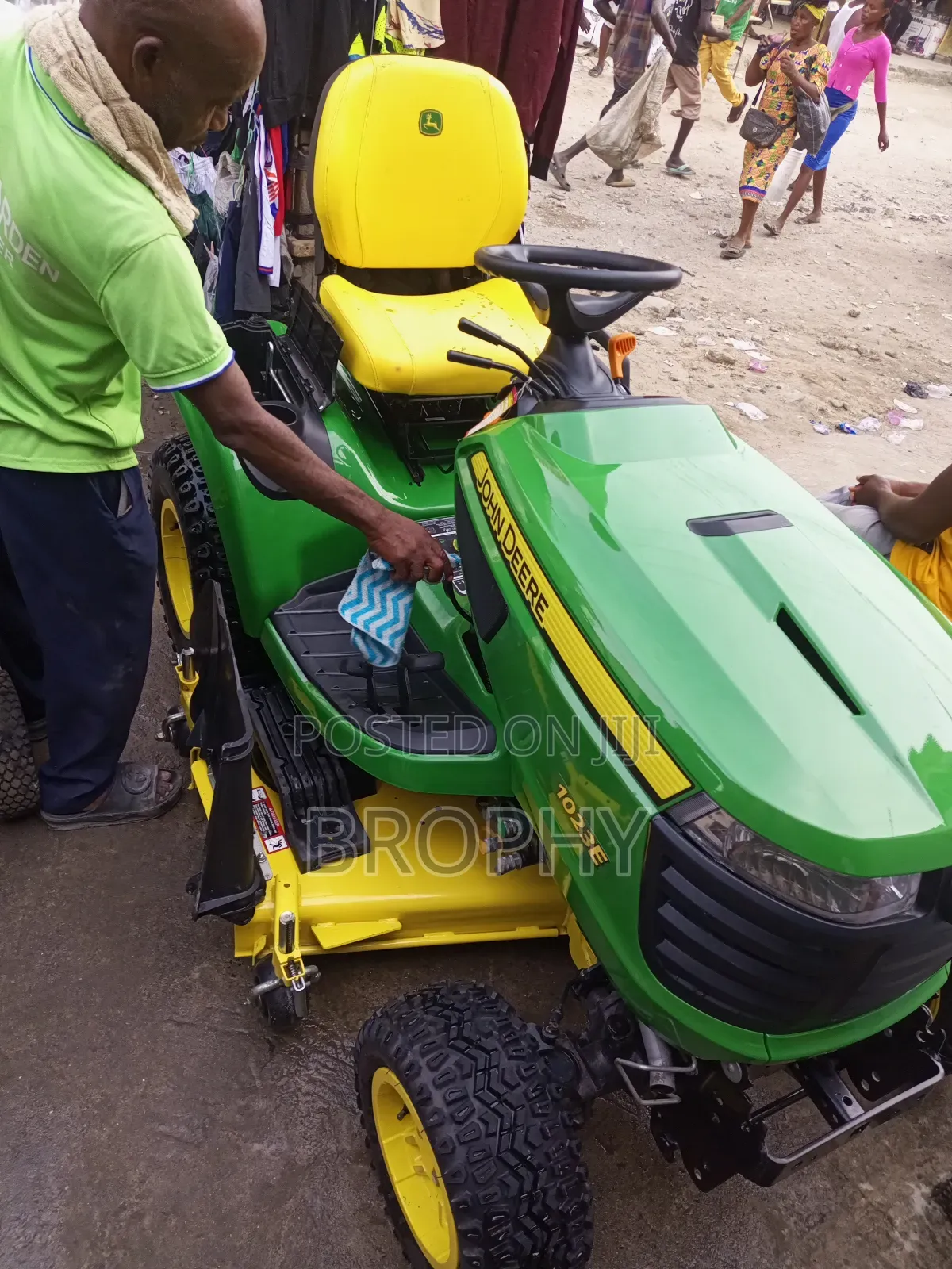 Strong Durable Lawnmower