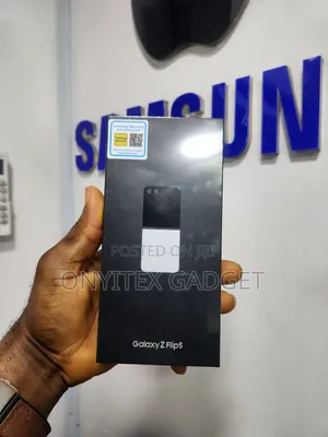 New Samsung Galaxy Z Flip5 512 GB White
