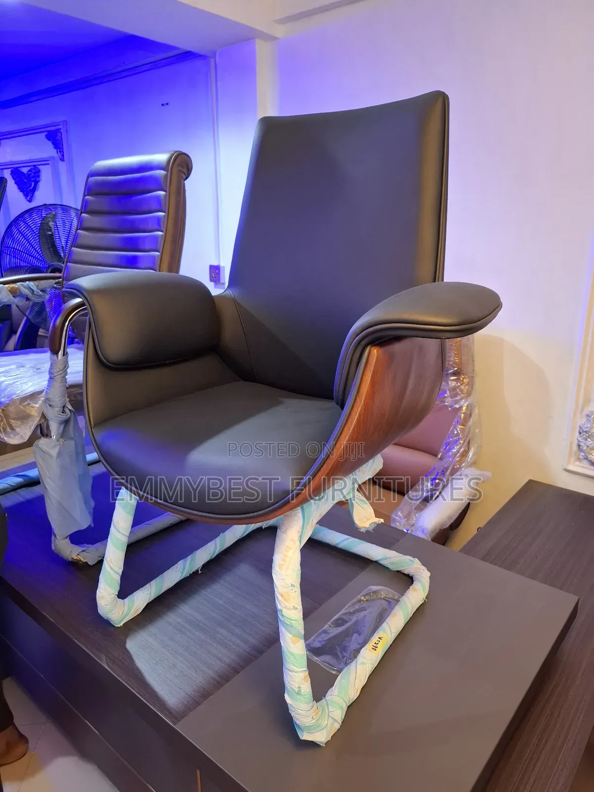 Standard Quality Executive Visitor Chair.