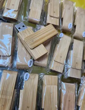Flip Bamboo Flash Drive