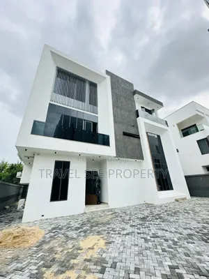 Furnished 5bdrm Duplex in Residential Area for sale