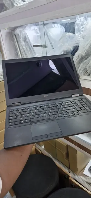 Laptop Dell Latitude 5580 16GB Intel Core I7 SSD 256GB