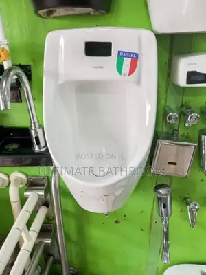 Medium Urinal Bowl With Sensor Flusher