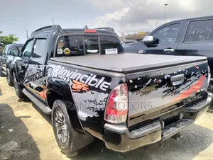 Toyota Tacoma 2015 Black