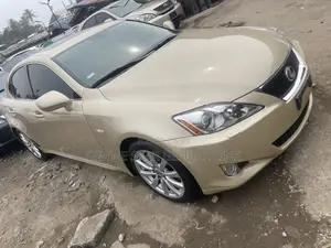 Lexus IS 250 2008 Gold