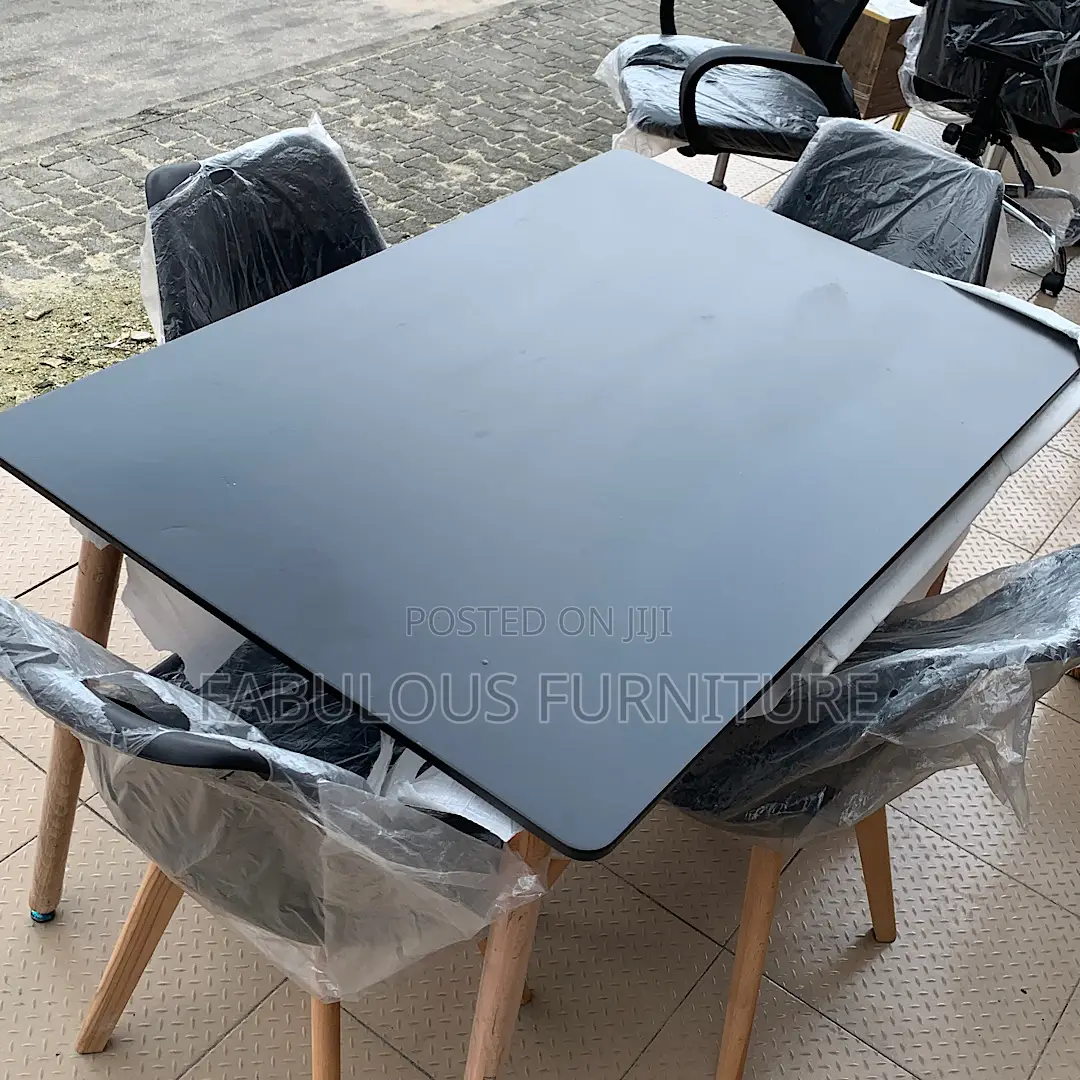 Modern Sturdy 4 Seaters Dining Set