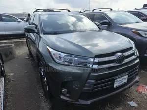 Toyota Highlander 2018 Green