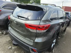 Toyota Highlander 2018 Green