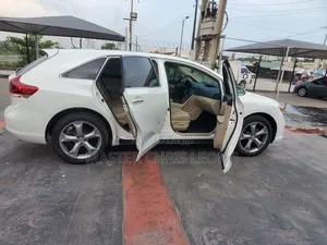 Photo - Toyota Venza 2014 White
