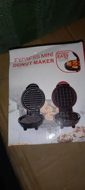 New Portable Non -Stick Coating Mini Electric Waffle Maker