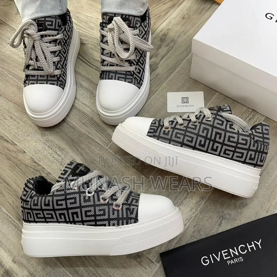 Givenchy Sneakers