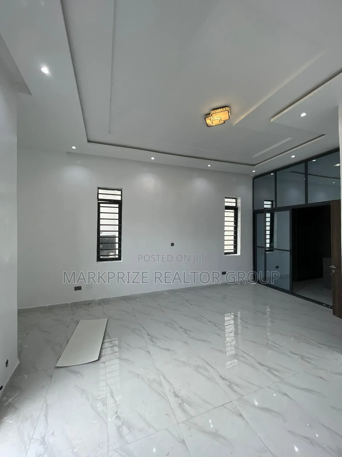5bdrm Duplex in Ikate Lekki for sale