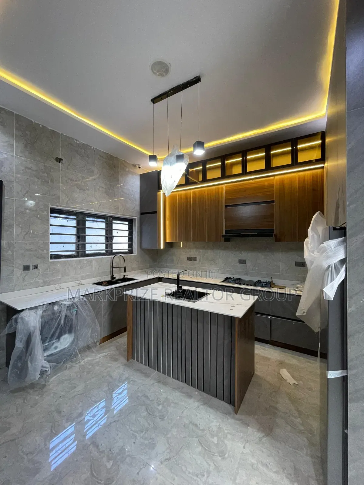 5bdrm Duplex in Ikate Lekki for sale