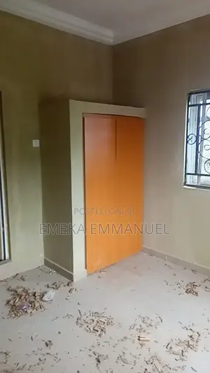 3bdrm Apartment in Ogechukwu Street for rent