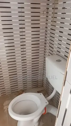 3bdrm Apartment in Ogechukwu Street for rent