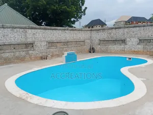 Fiber Glass Swimming Pool
