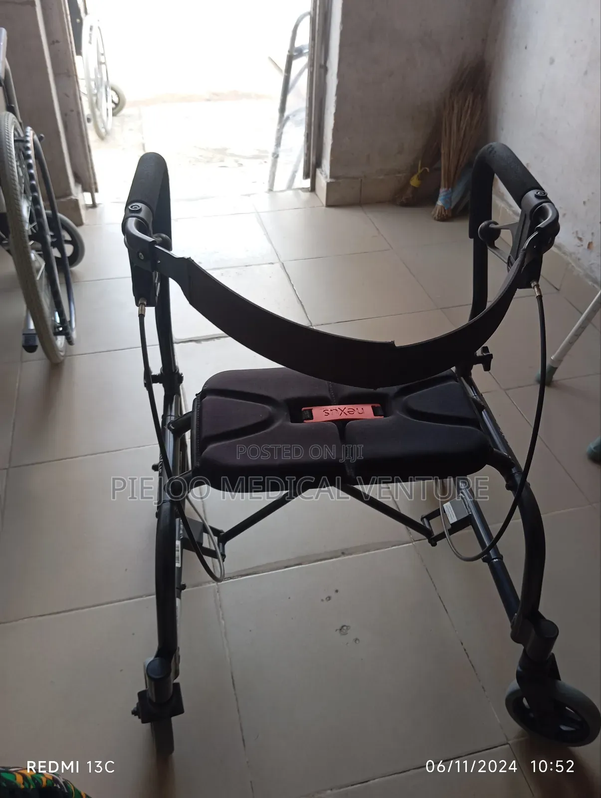 Rotator Walking Aid