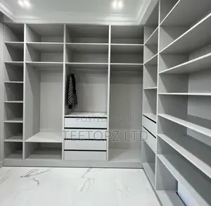 Luxurious Wall Closet