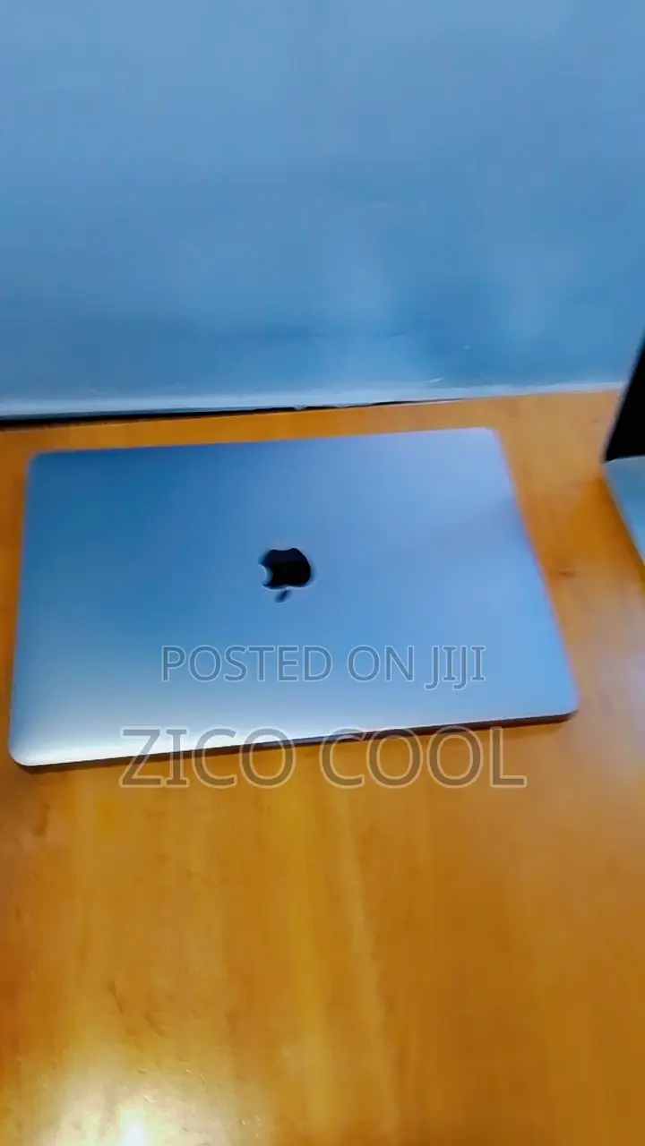 Laptop Apple MacBook Pro 2020 16GB Intel Core i7 SSD 512GB
