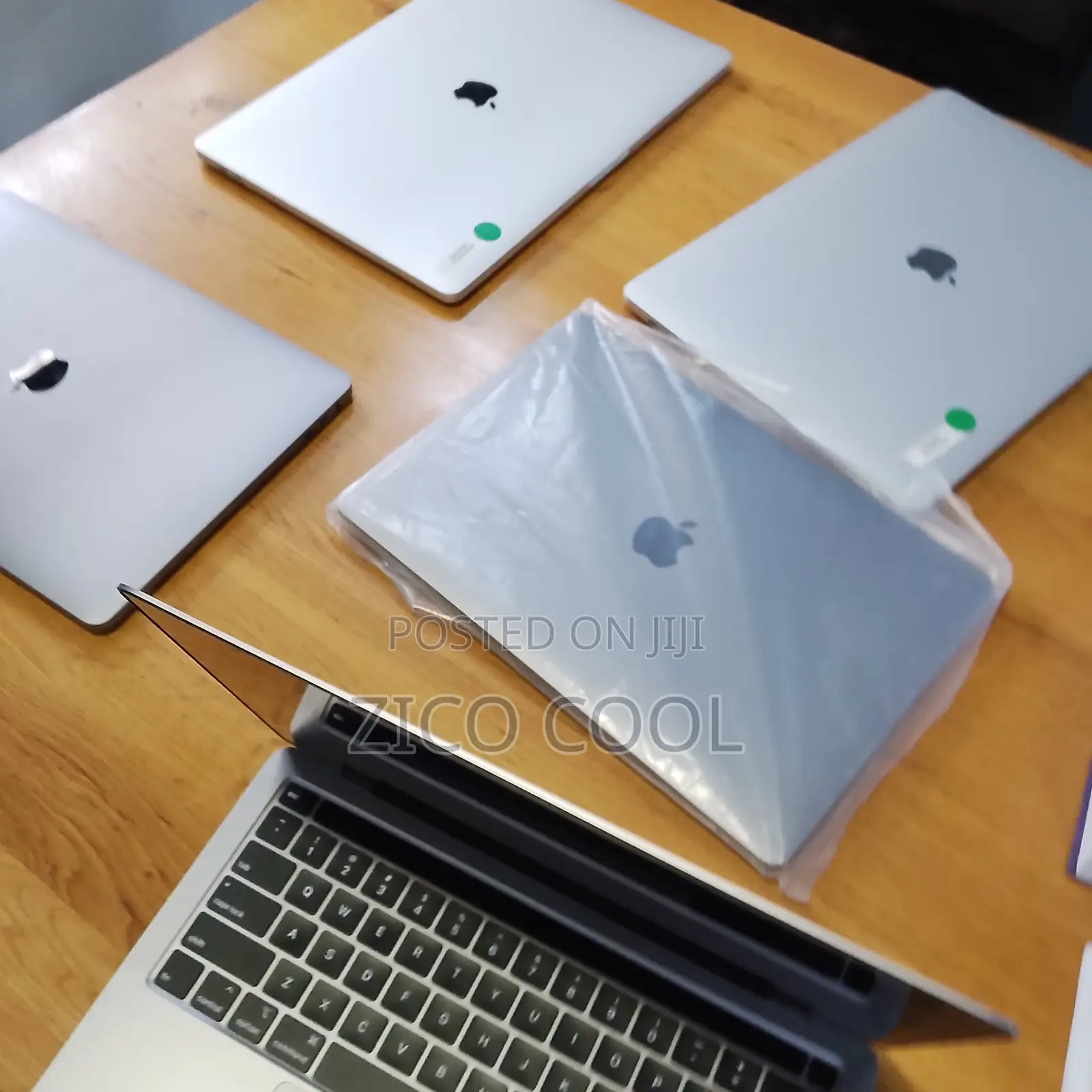 Laptop Apple MacBook Pro 2020 16GB Intel Core i7 SSD 512GB